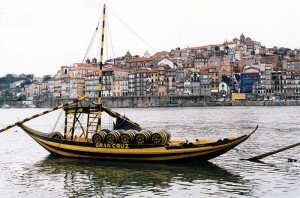 800px-View_over_Rio_Douro_at_Porto