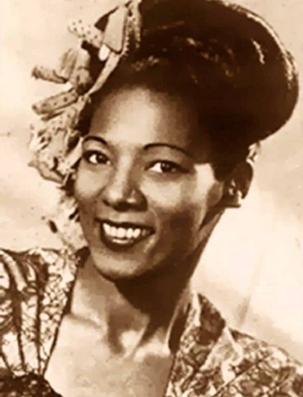 Carmen-Costa